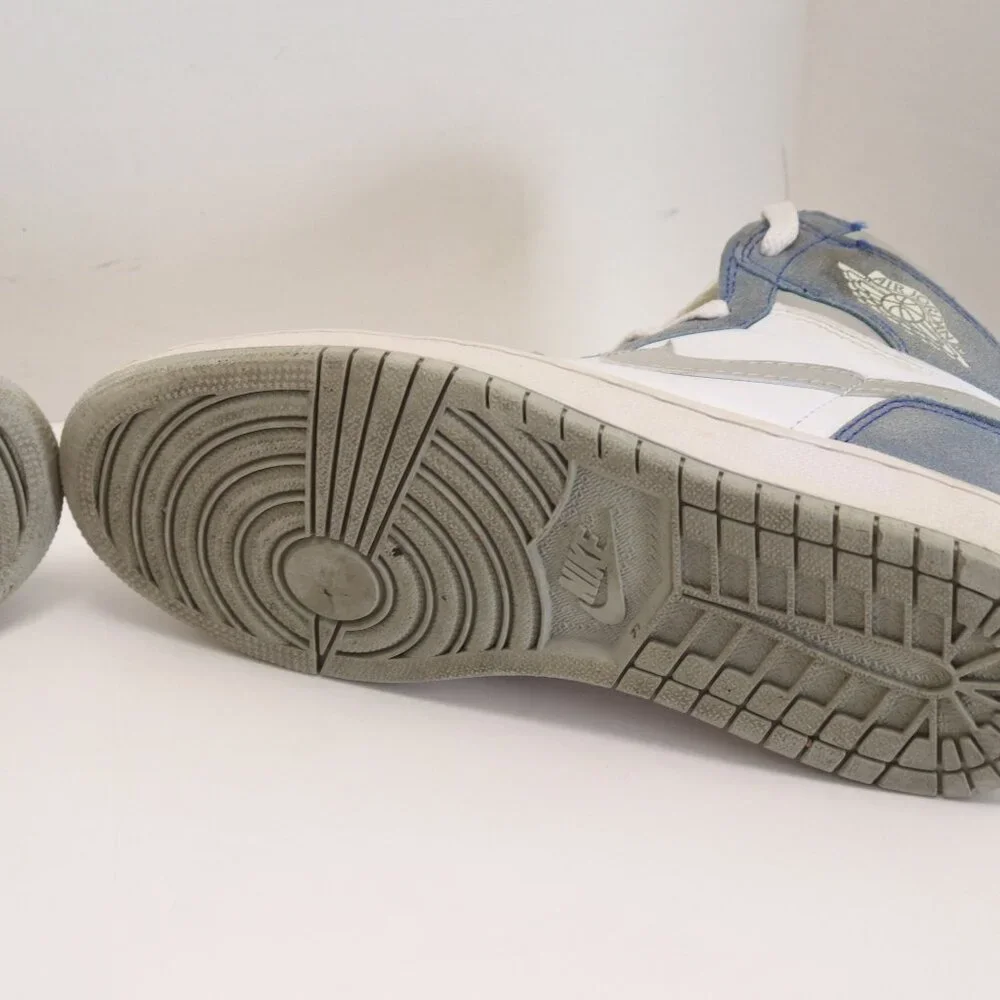 Nike Air Jordan Women's Athletic Shoes‎ Gray and White High Tops Size 7
